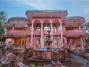 Vrindavan Retreat Hotel Kochi ภายนอก รูปภาพ